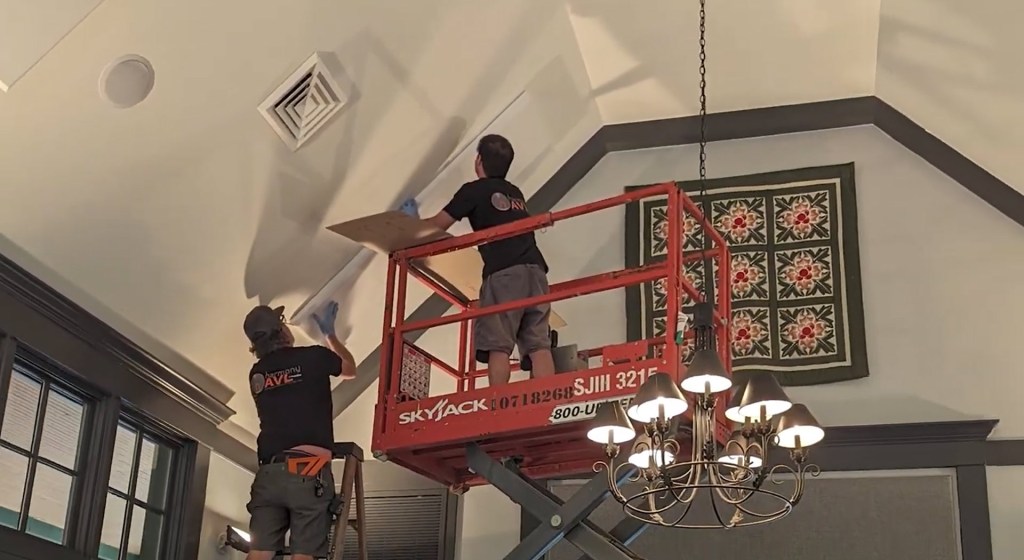 Sonora panel is hun on the z-bars